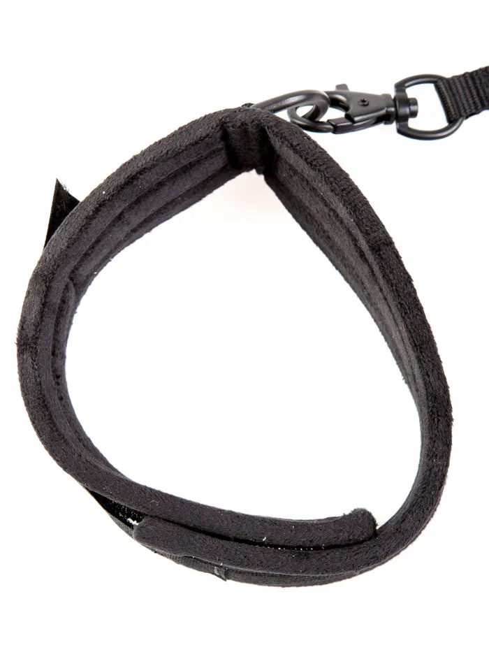 Anal HonourSkintwocom Black Velvet Collar with Lead